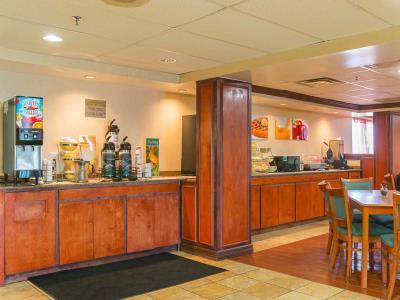 Quality & Detroit Metro Airport Hotel Romulus