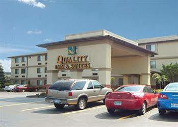 Hotel Quality & Detroit Metro Airport Romulus