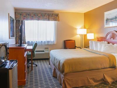 Hotel Quality & Detroit Metro Airport Romulus