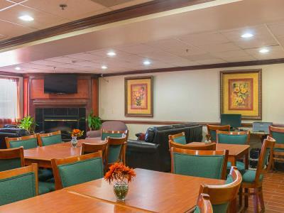 Quality & Detroit Metro Airport Hotel Romulus